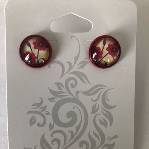 Flower earrings.